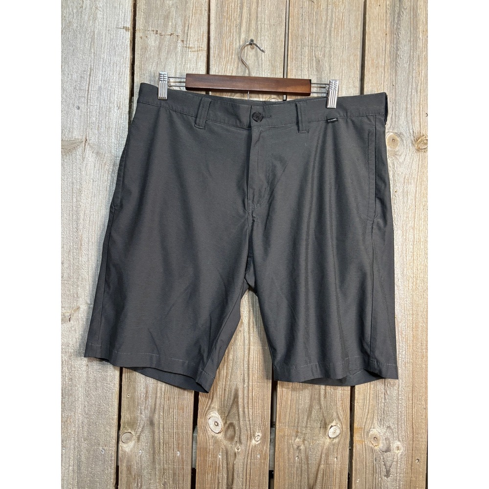 TravisMathew Mens Grey Micro Stripe Golf Shorts Size 34 Stretch Performance